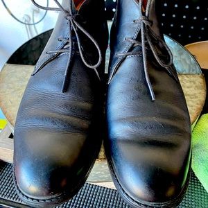 Clarks Chukkas size 9 men’s. Super comfy